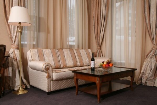 1024x_1492106124-FESTA-WINTER-PALACE-BOROVEC-ZIMA-SKIJANJE-ZIMOVANJE-17