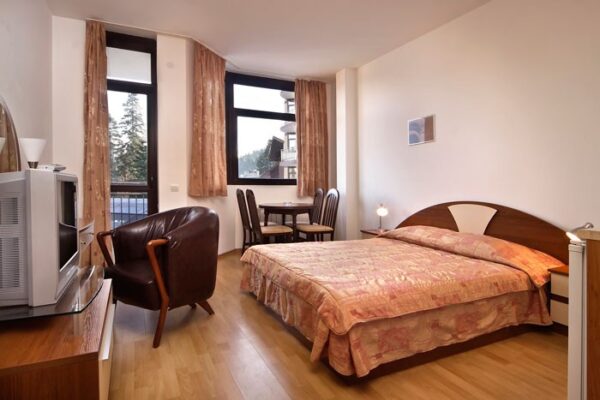 1024x_1507027422-hotel-flora-studio