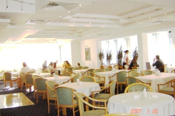 1024x_1509002767-Restorant2