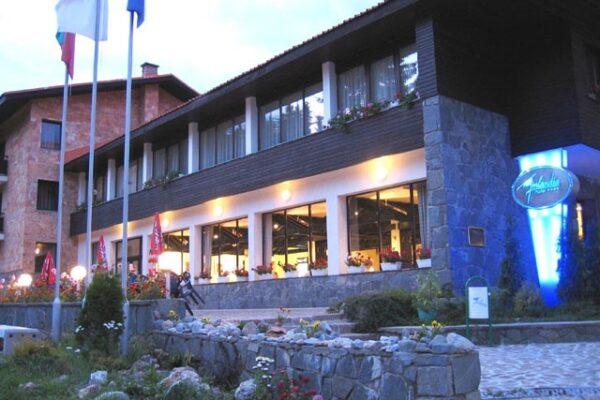 1024x_1509002767-VanshenSummer3