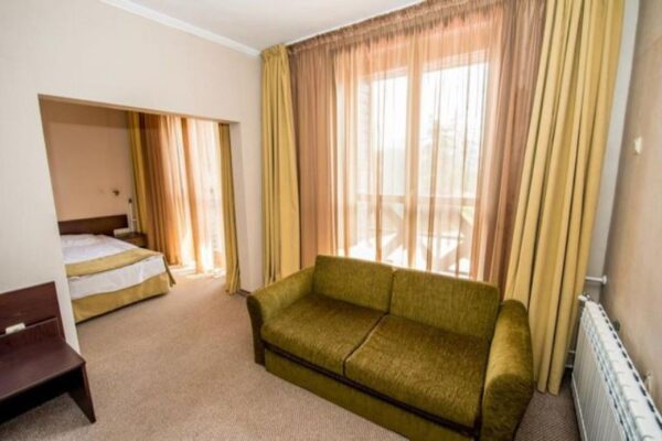 1024x_1568207356-343_12_640