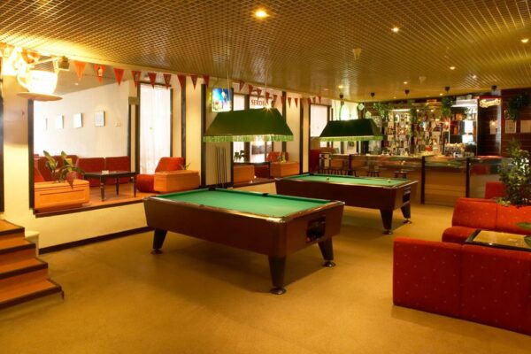 1024x_1570617301-billiards_01