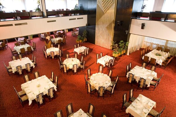 1024x_1570617304-r_s_02