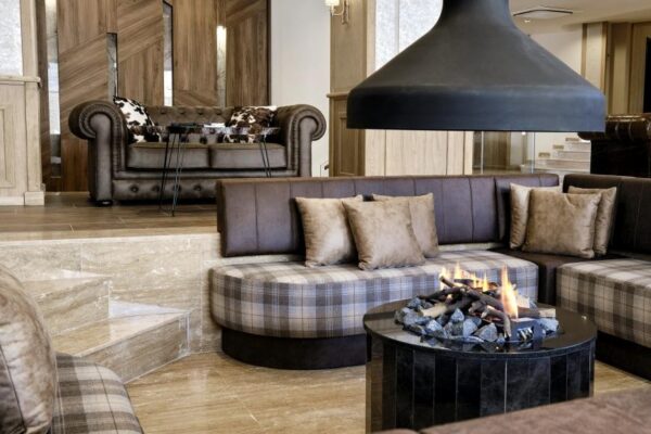 1024x_1630485362-Lobi bar2