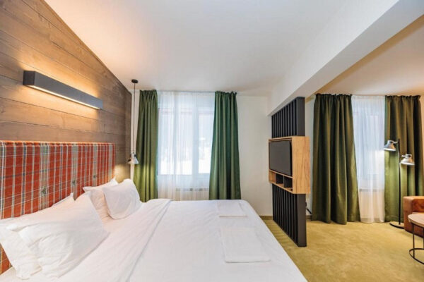 1024x_1664195954-Studio3