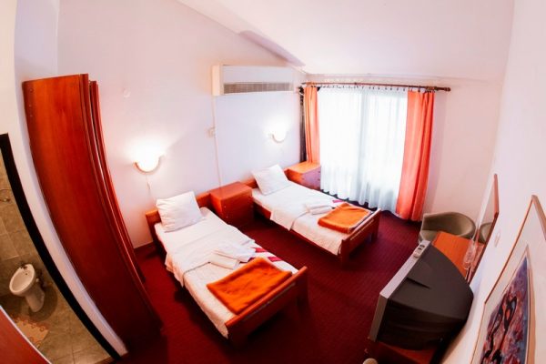 1594898316-1577178141-junakovic-163-of-444