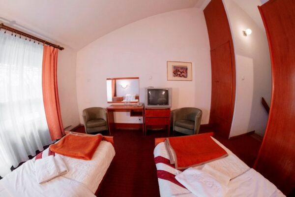 1594898318-1577178138-junakovic-167-of-444