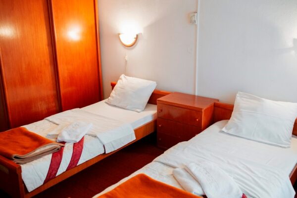 1594898318-1577178138-junakovic-95-of-444