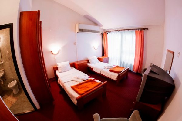 1594898319-1577178139-junakovic-164-of-444