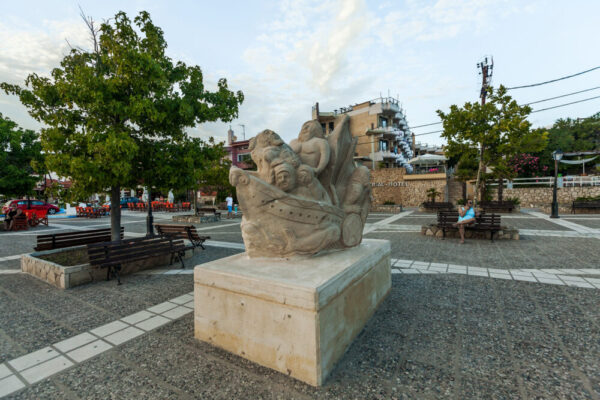 9871_Nea-Skioni-Sculpture