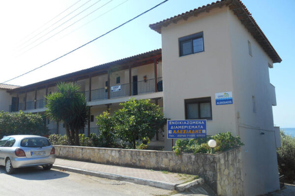 Vila-Alexiadis-Lutra-Kasandra-Grcka-Leto-004