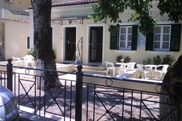 Vila-Dimitris-Dassia-Krf-Grcka-Leto-003