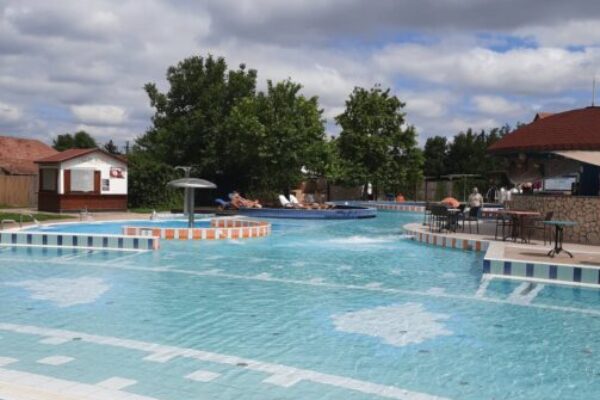 IMG-7e0db28464756b5b6587fcc95fb0fe1e-V