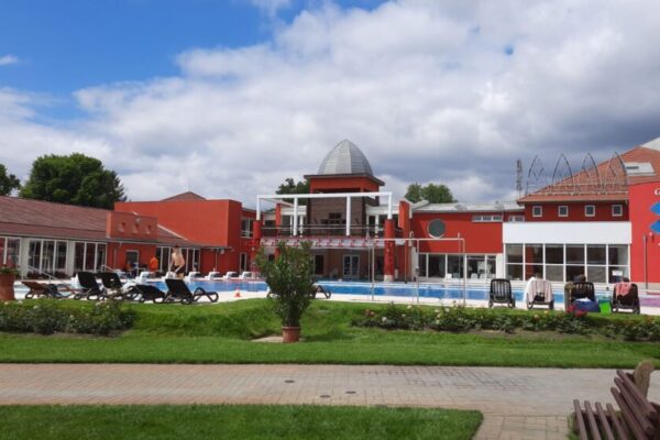 IMG-95be1baef3357e50b28aae6f98da26ec-V