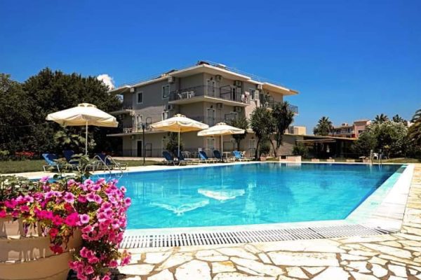 Vila-Lola-Dassia-Krf-Grcka-Leto-000