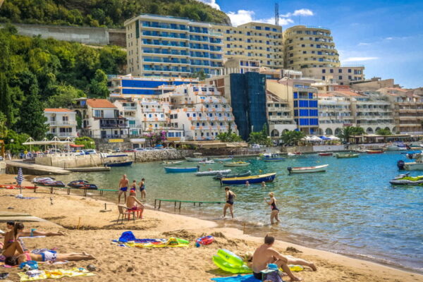 Rafailovichi-Otdyh-na-plyazhe-e1619440679150