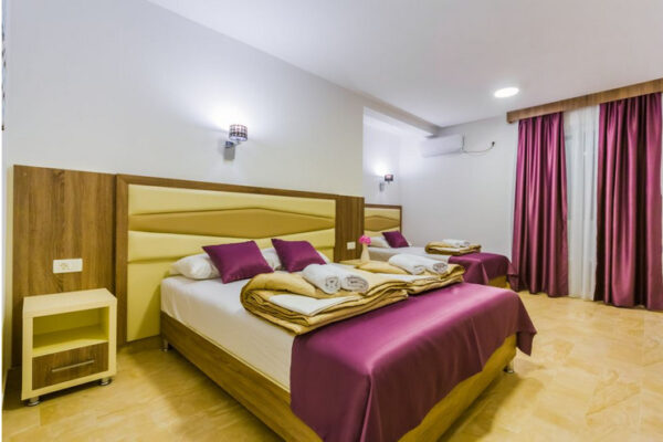 Screenshot-2023-03-09-at-11-22-25-Hotel-Ancora-Lux