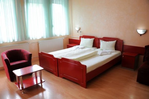 Stacionar_01-a682e4e9a8d13e0c6b135f7bac7cb2a6