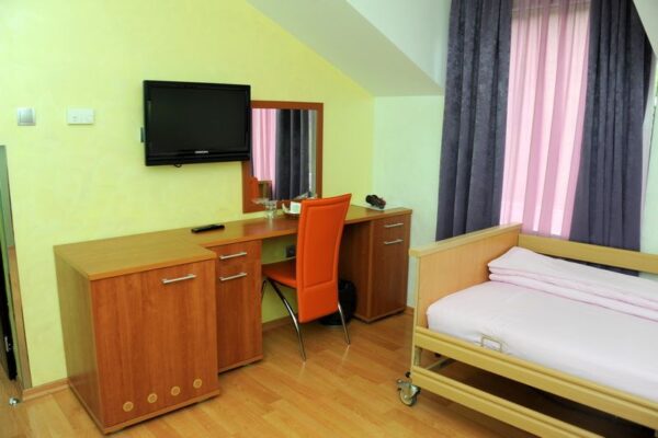 VUJAN_16-85dc031c13e30bb96ab9062ffd50b453