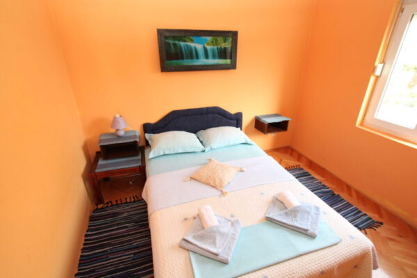 apartmani-pod-lozom-petrovac-11-scaled