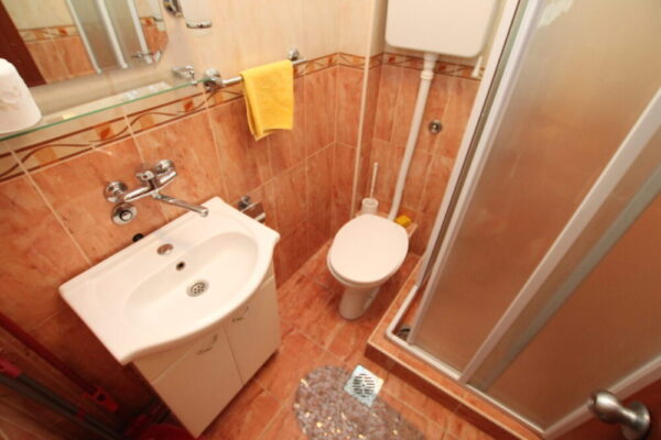 apartmani-pod-lozom-petrovac-22-scaled