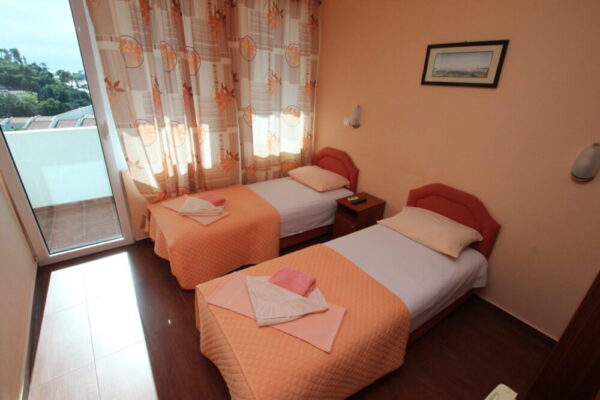 apartmani-pod-lozom-petrovac-6-scaled