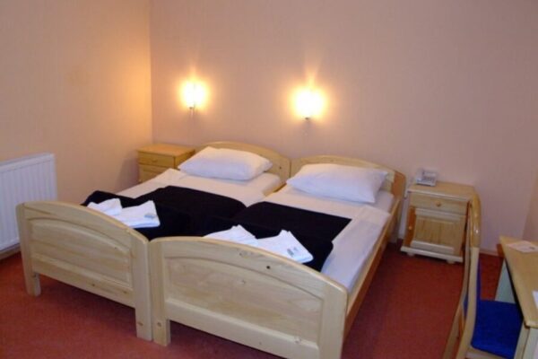 bf0a58b987aa7318ac88de52f64c5fa6_14_XL