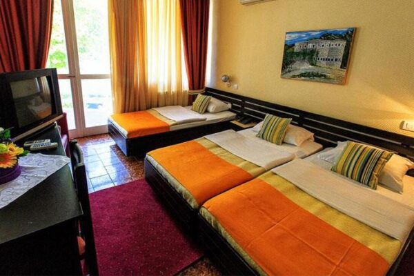 hotel-korali-sutomore-mayak-tours-8