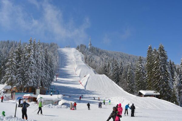 pamporovo-bulgaria-march-winter-resort-ski-lift-ski-tracks-snejanka-tower-pamporovo-bulgaria-march-winter-resort-103750771