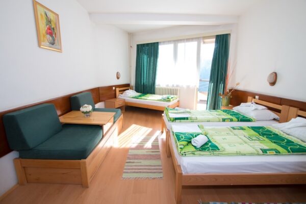 trokrevetna-soba-banjica_resize