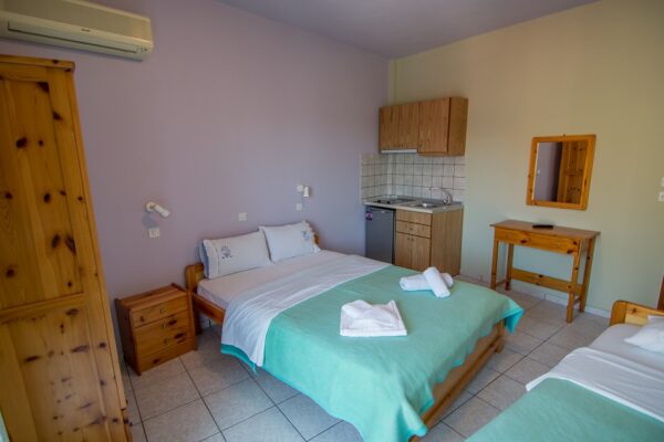 vila-eirini-klimis-potos-omniturs-03