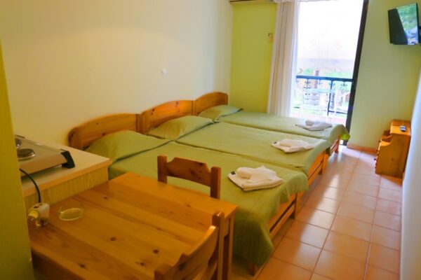 vila-frosso-neos-pirgos-omniturs-02