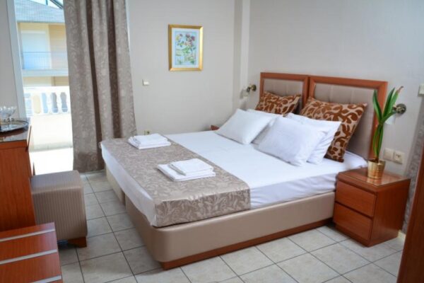 vila-hermes-paralia-omniturs-06