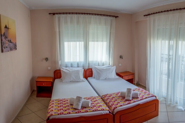 vila-panos-limenas-thassos-omniturs-04