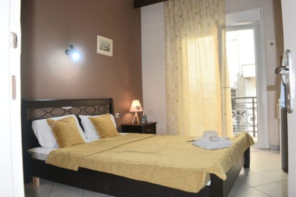 vila-vn-studios-tasos-omniturs-02