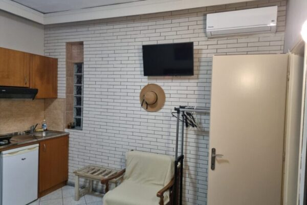 vila-vn-studios-tasos-omniturs-12